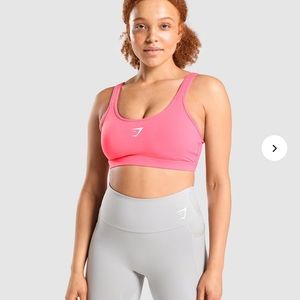 Gymshark Scoop Neck Training Sports Bra in Pink